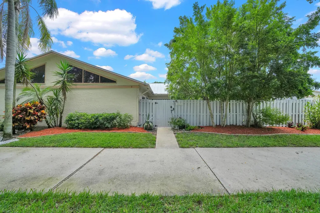 8850 Ranta Court Boynton Beach FL 33436