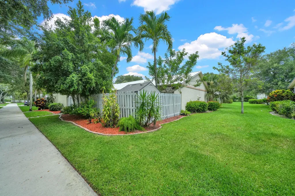 8850 Ranta Court Boynton Beach FL 33436