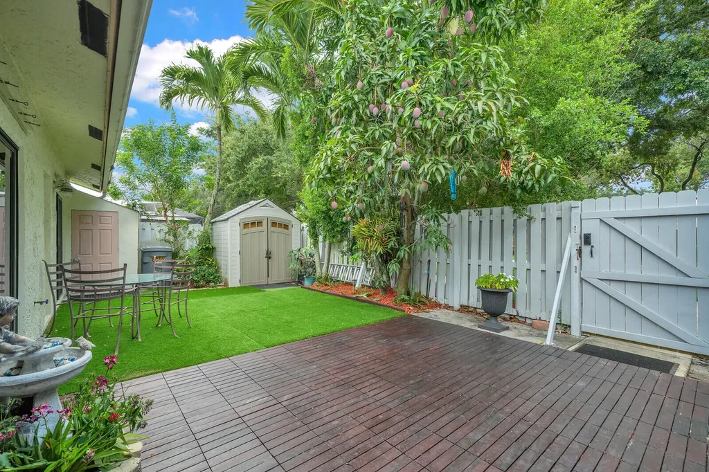 8850 Ranta Court Boynton Beach FL 33436