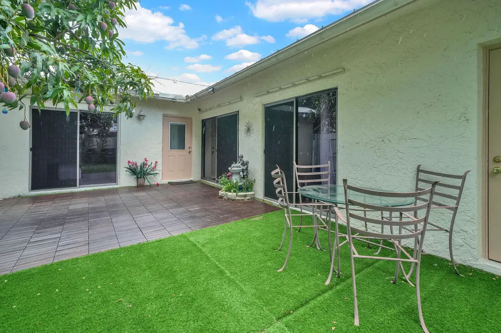 8850 Ranta Court Boynton Beach FL 33436