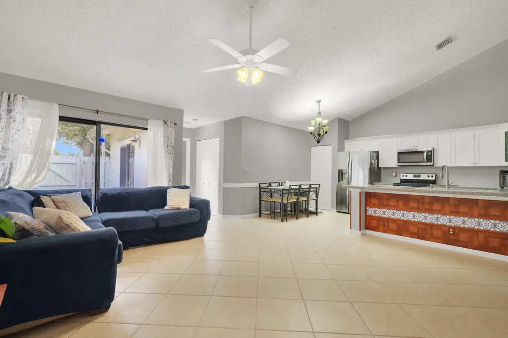 8850 Ranta Court Boynton Beach FL 33436