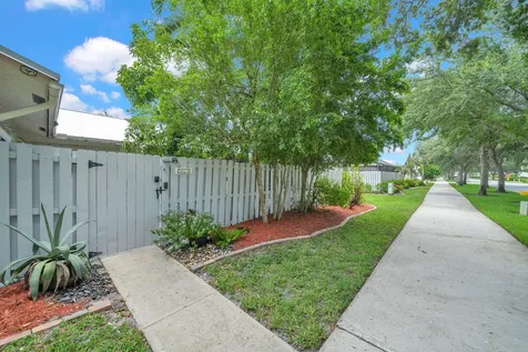 8850 Ranta Court Boynton Beach FL 33436