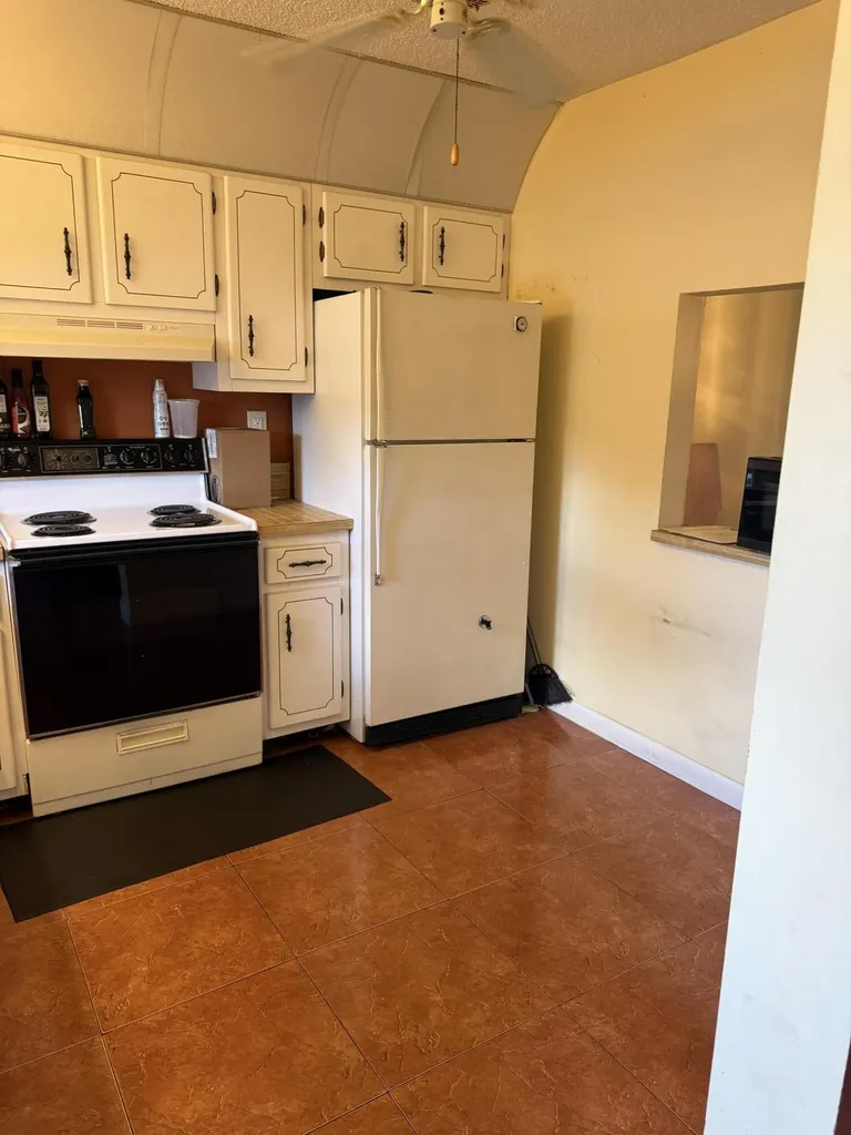 9440 SW 8th Street Boca Raton FL 33428
