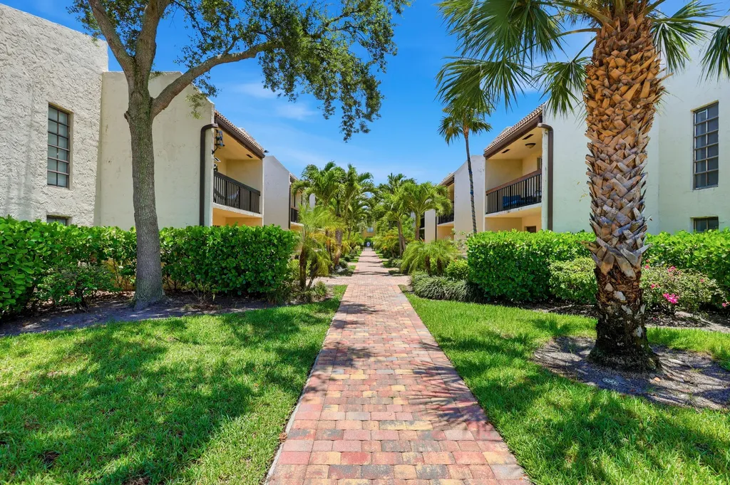 721 SE 1st Way Deerfield Beach FL 33441