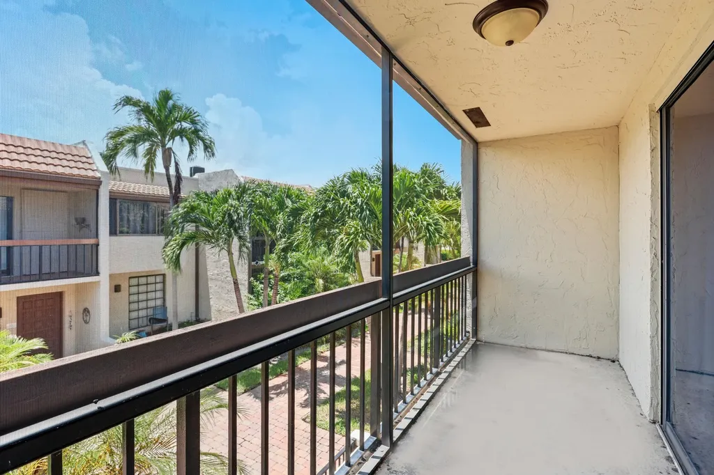 721 SE 1st Way Deerfield Beach FL 33441