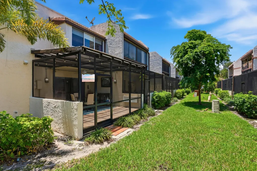 721 SE 1st Way Deerfield Beach FL 33441