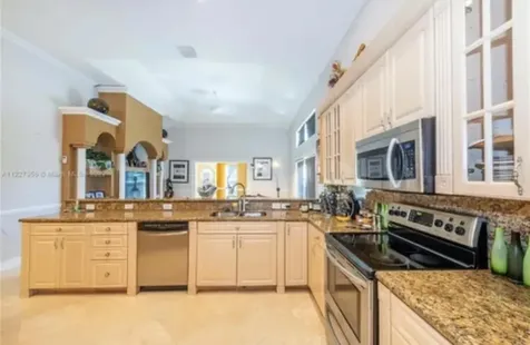 423 NE 3rd Street Pompano Beach FL 33060