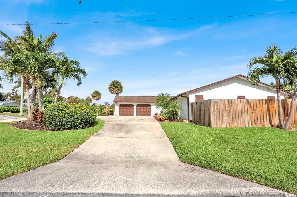 3739 Lighthouse Drive Palm Beach Gardens FL 33410