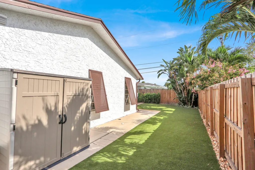 3739 Lighthouse Drive Palm Beach Gardens FL 33410