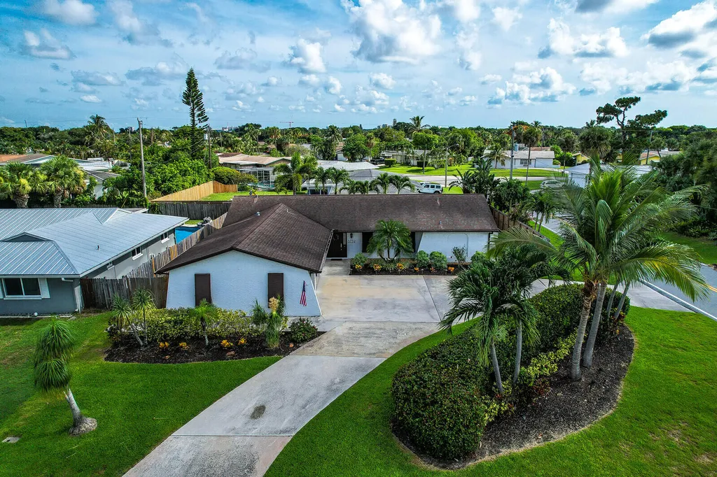 3739 Lighthouse Drive Palm Beach Gardens FL 33410