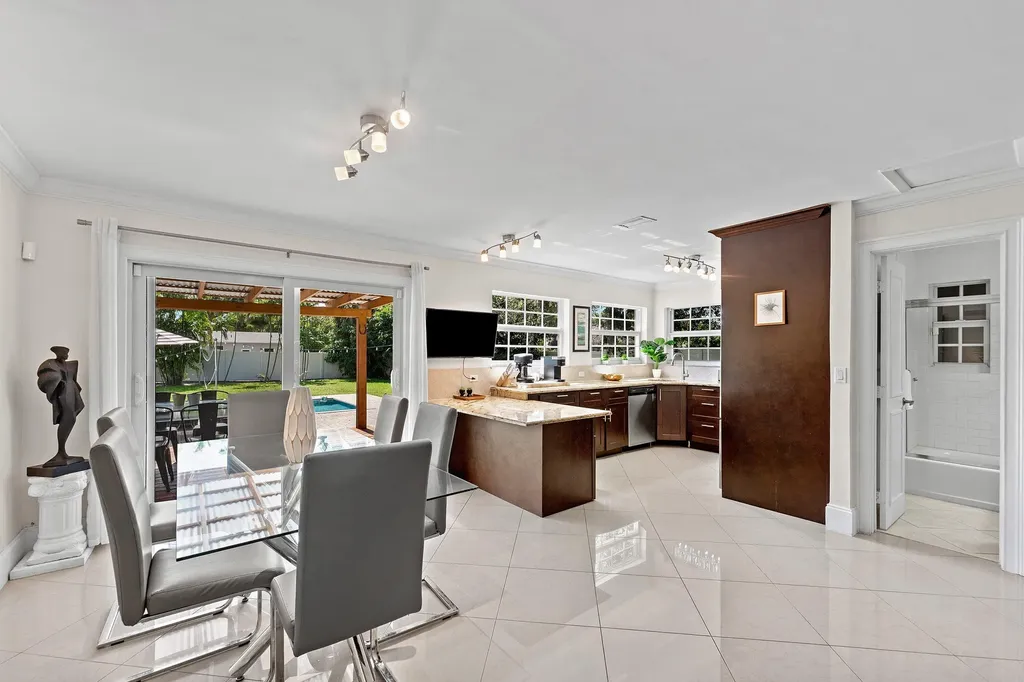 1638 NE 3rd Avenue Delray Beach FL 33444