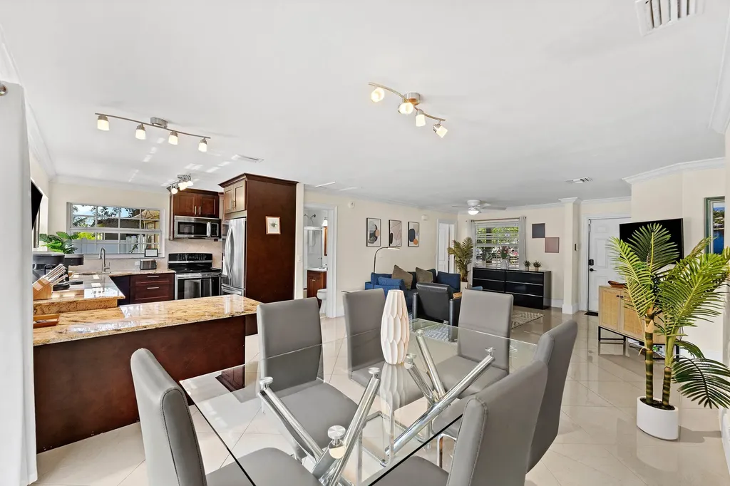 1638 NE 3rd Avenue Delray Beach FL 33444