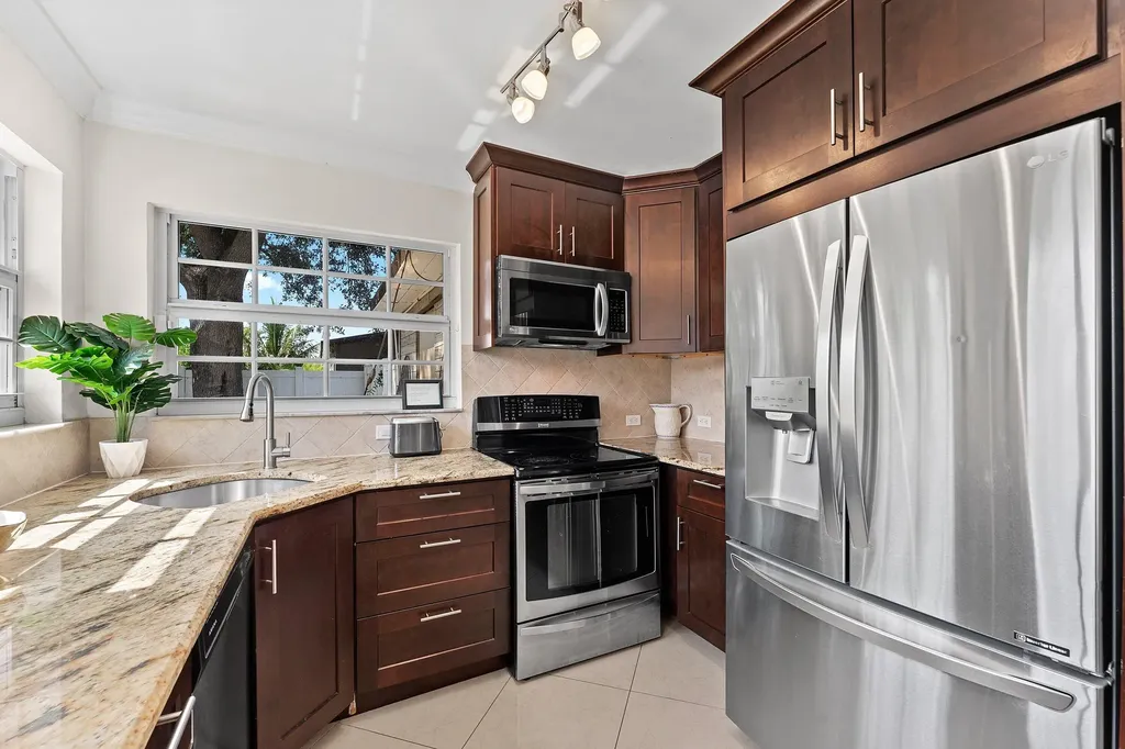 1638 NE 3rd Avenue Delray Beach FL 33444