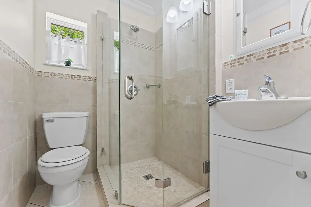 1638 NE 3rd Avenue Delray Beach FL 33444