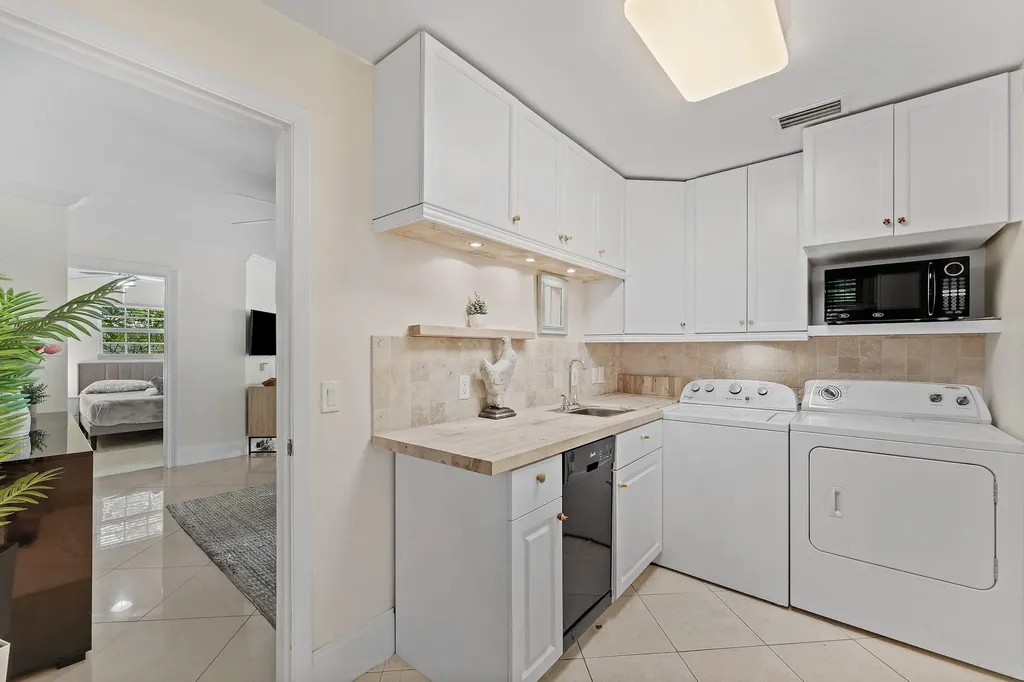 1638 NE 3rd Avenue Delray Beach FL 33444