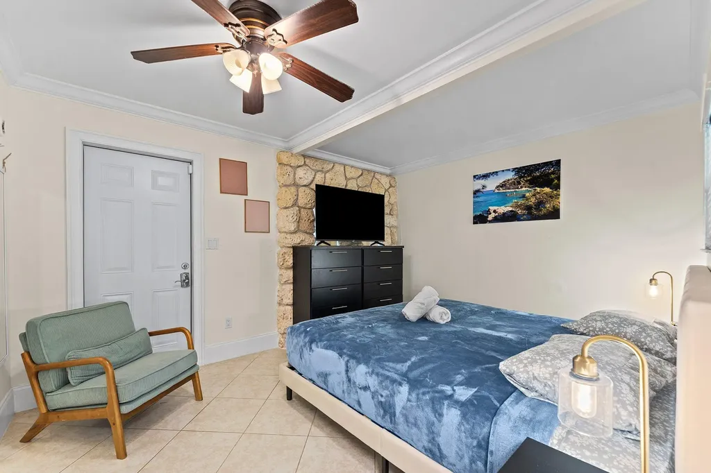 1638 NE 3rd Avenue Delray Beach FL 33444