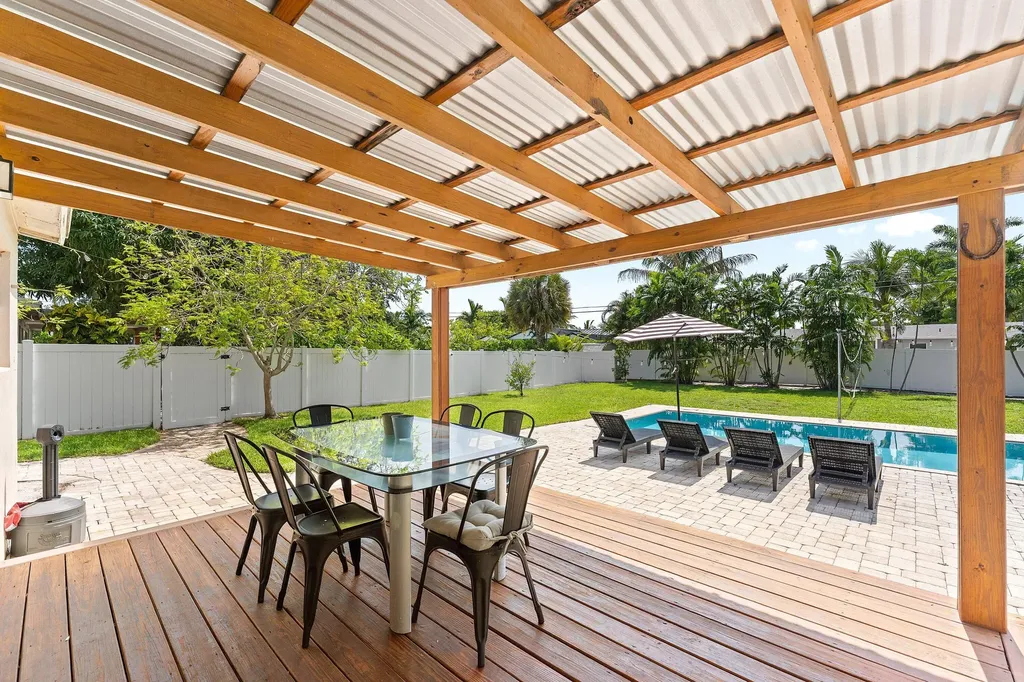 1638 NE 3rd Avenue Delray Beach FL 33444
