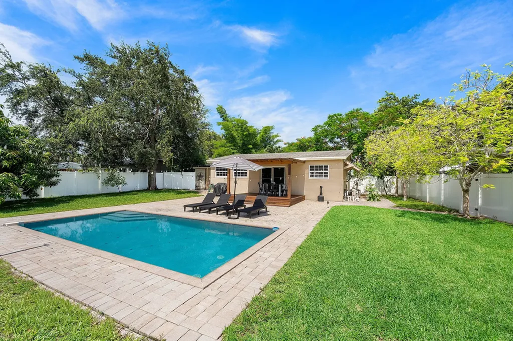 1638 NE 3rd Avenue Delray Beach FL 33444