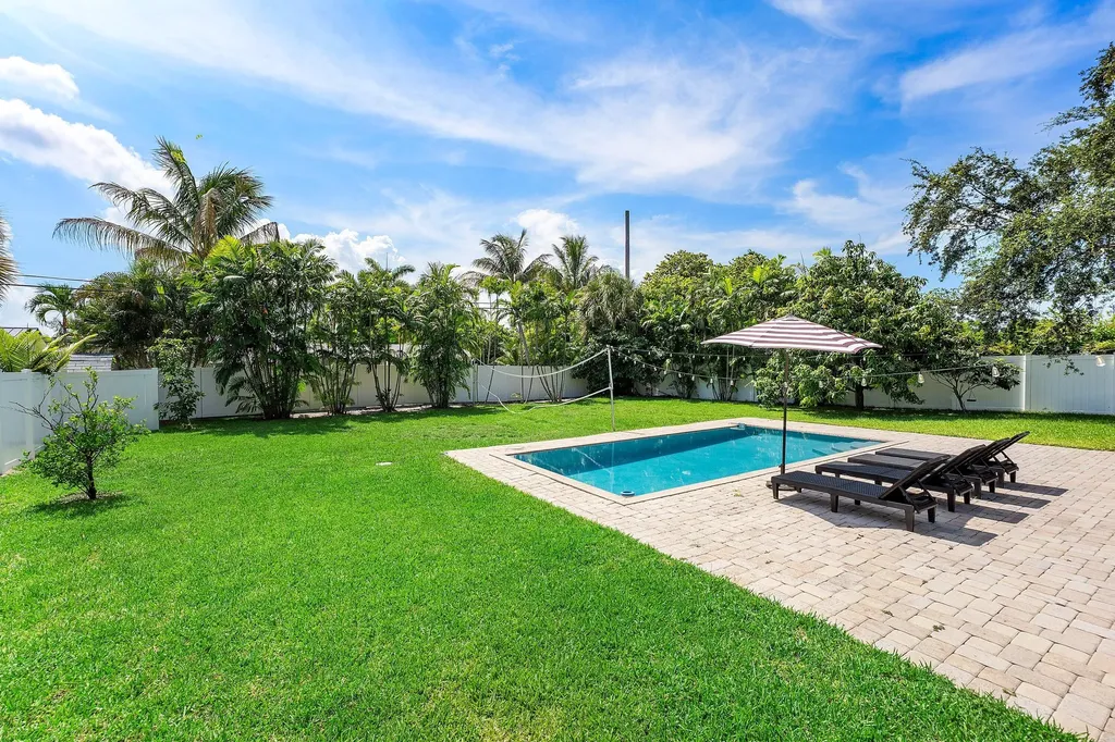 1638 NE 3rd Avenue Delray Beach FL 33444