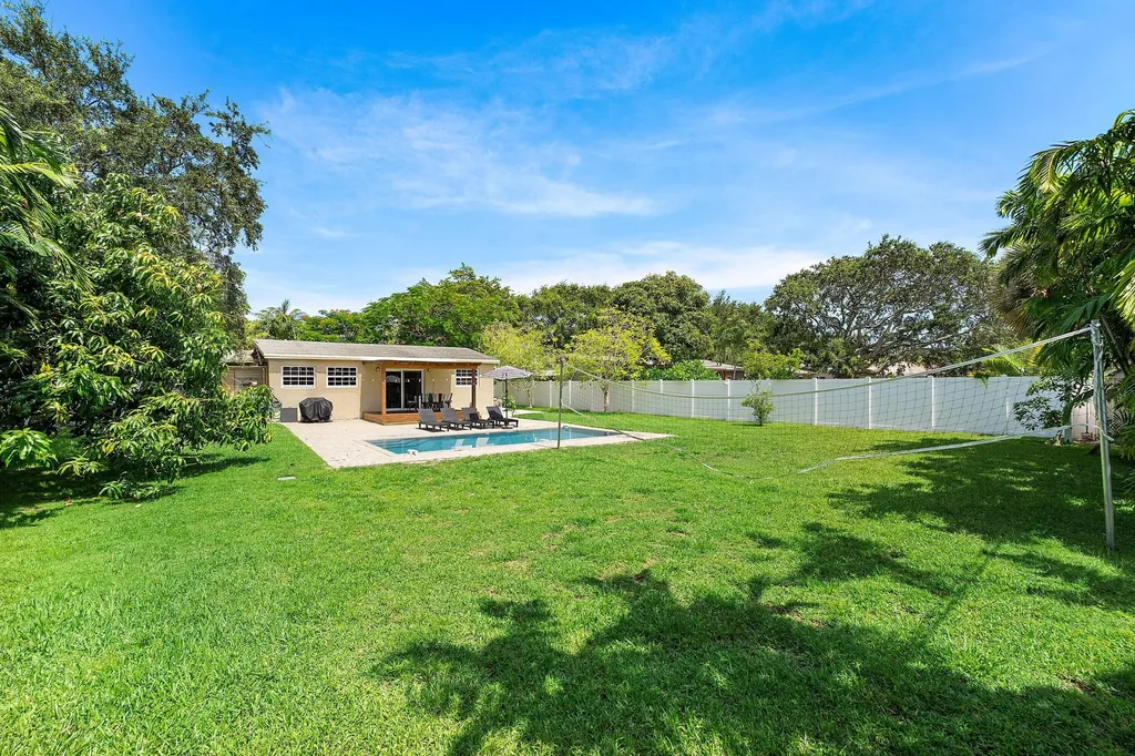 1638 NE 3rd Avenue Delray Beach FL 33444