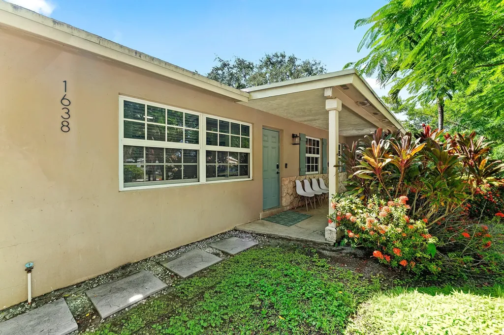 1638 NE 3rd Avenue Delray Beach FL 33444