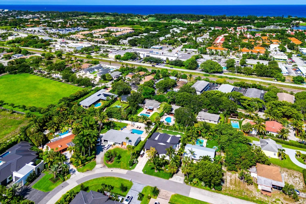 1638 NE 3rd Avenue Delray Beach FL 33444