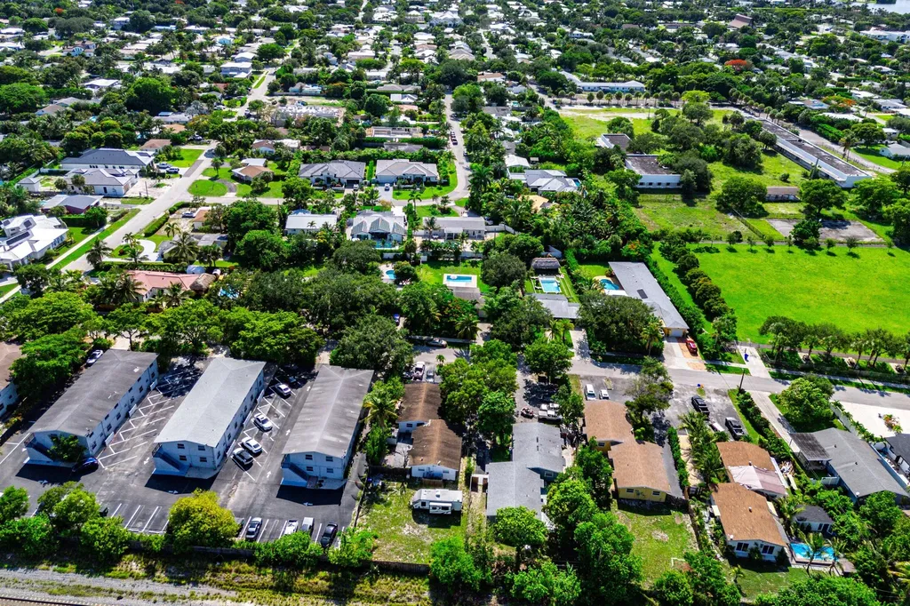 1638 NE 3rd Avenue Delray Beach FL 33444