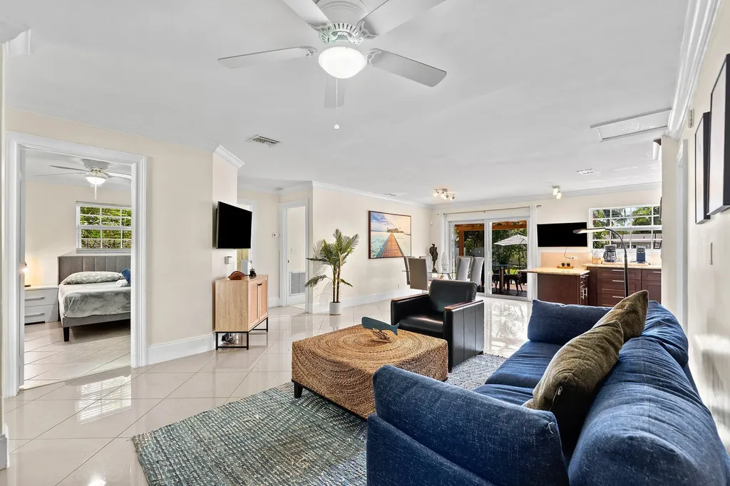 1638 NE 3rd Avenue Delray Beach FL 33444