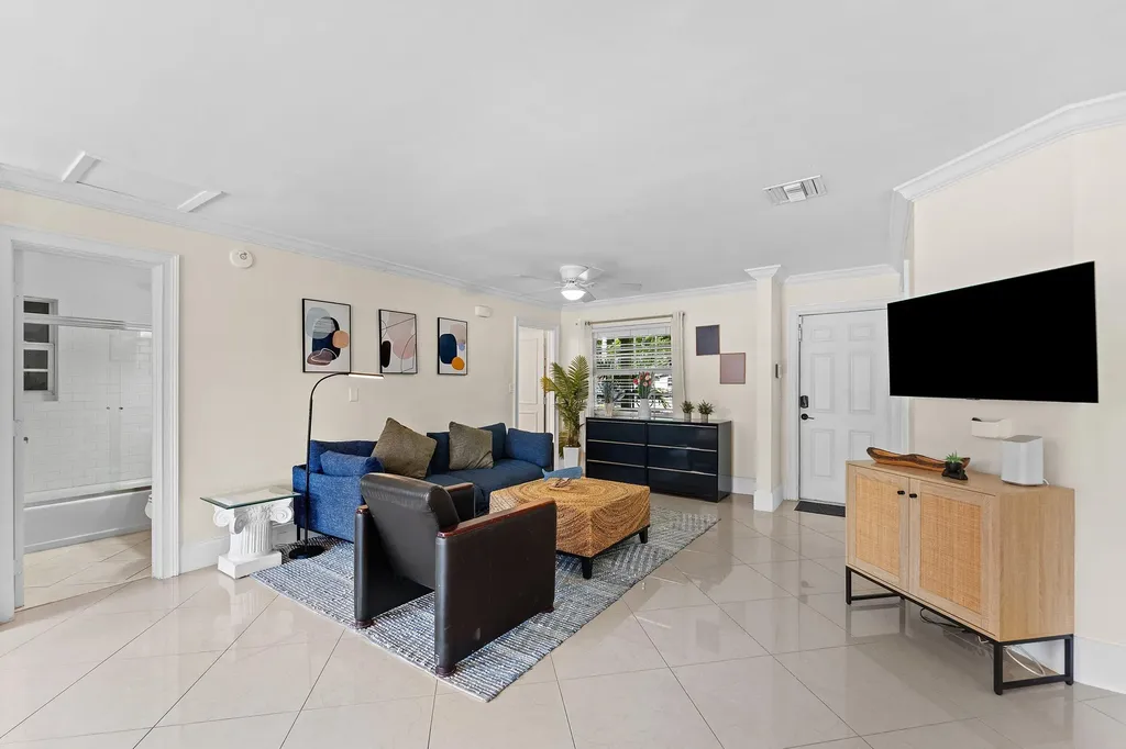 1638 NE 3rd Avenue Delray Beach FL 33444