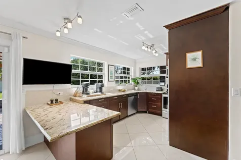 1638 NE 3rd Avenue Delray Beach FL 33444