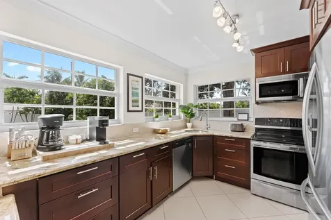 1638 NE 3rd Avenue Delray Beach FL 33444