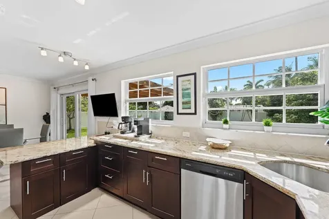 1638 NE 3rd Avenue Delray Beach FL 33444