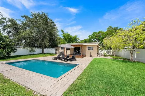 1638 NE 3rd Avenue Delray Beach FL 33444