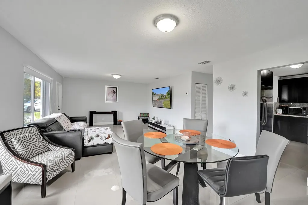 3322 Mckinley Street Hollywood FL 33021