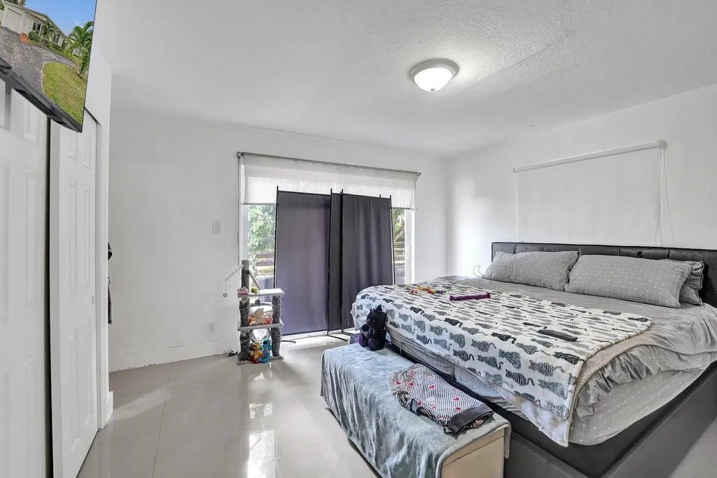 3322 Mckinley Street Hollywood FL 33021