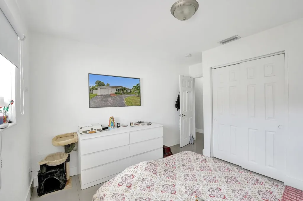 3322 Mckinley Street Hollywood FL 33021