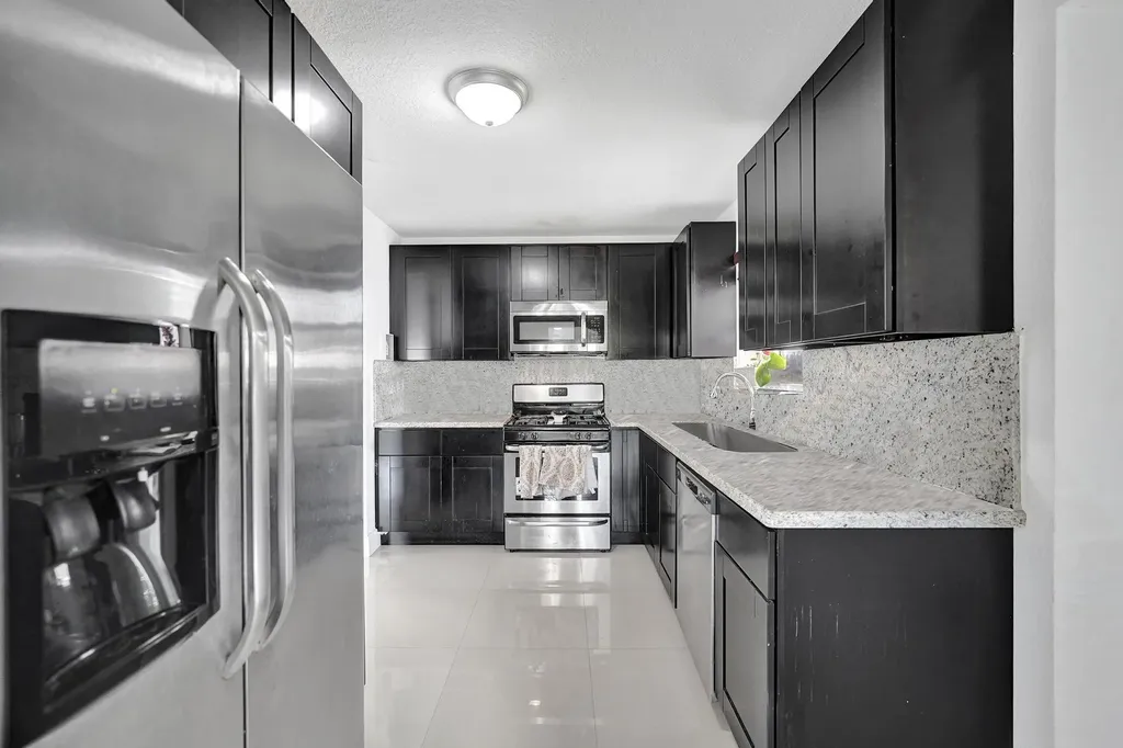 3322 Mckinley Street Hollywood FL 33021