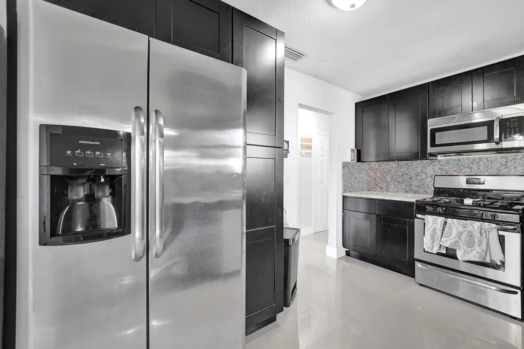 3322 Mckinley Street Hollywood FL 33021