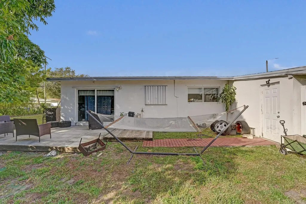 3322 Mckinley Street Hollywood FL 33021