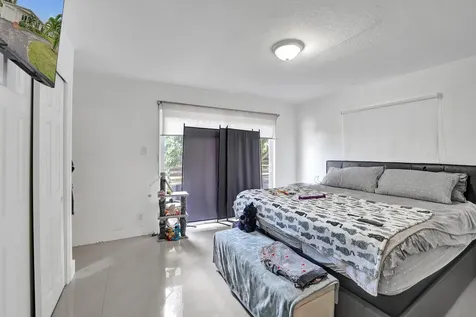 3322 Mckinley Street Hollywood FL 33021