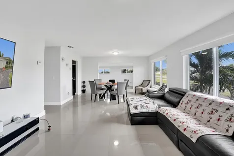 3322 Mckinley Street Hollywood FL 33021