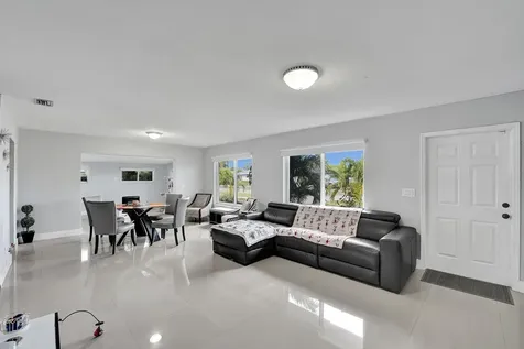 3322 Mckinley Street Hollywood FL 33021