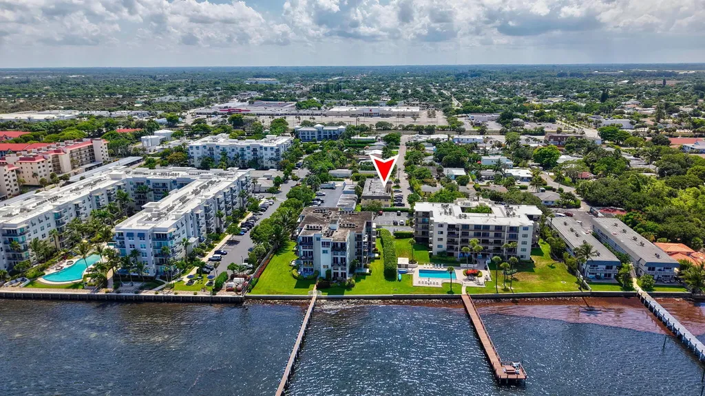 1204 S Lake Drive E Lantana FL 33462