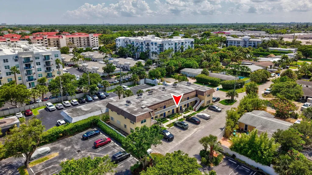 1204 S Lake Drive E Lantana FL 33462