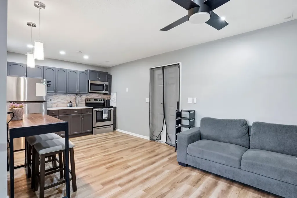 1204 S Lake Drive E Lantana FL 33462