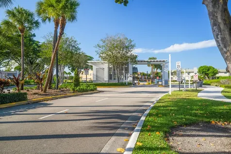 87 Brittany B Avenue Delray Beach FL 33446