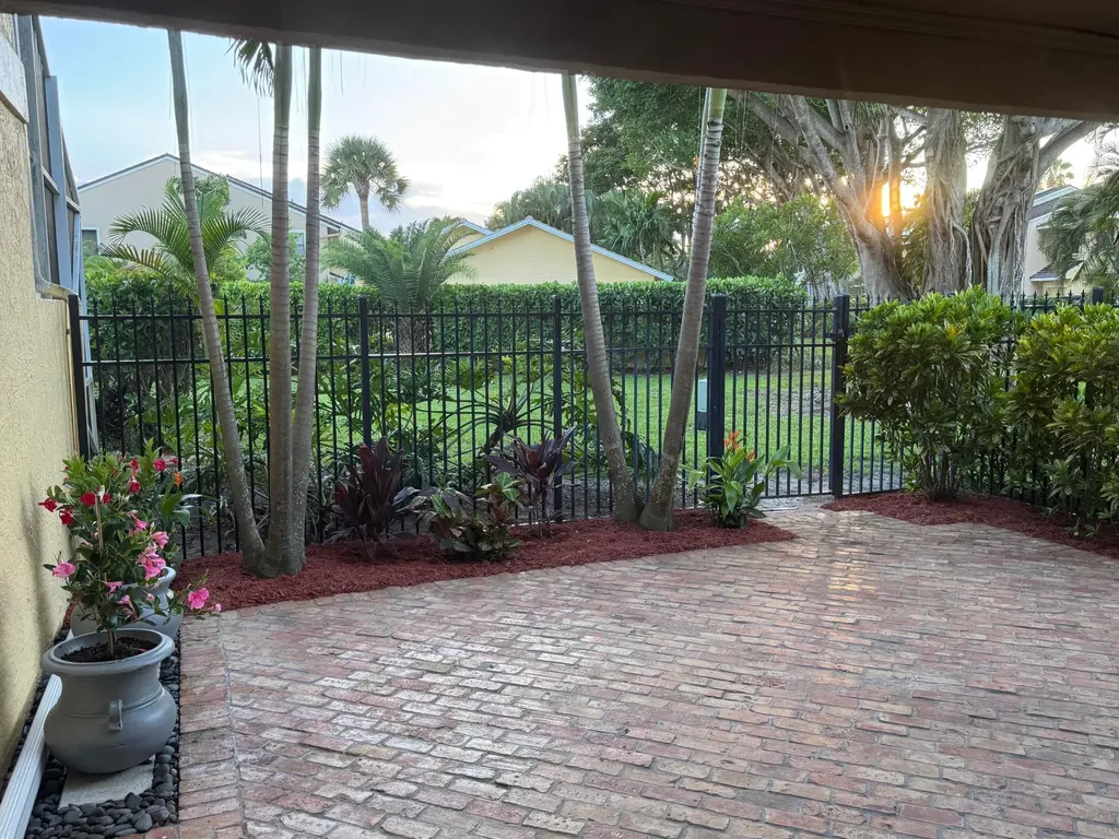 5644 Santiago Circle Boca Raton FL 33433