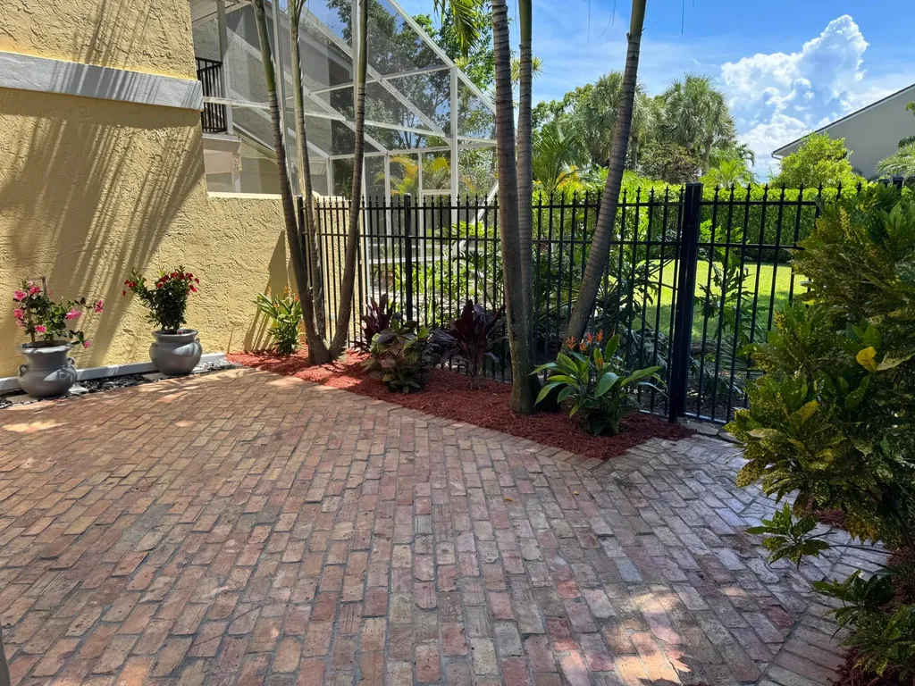 5644 Santiago Circle Boca Raton FL 33433