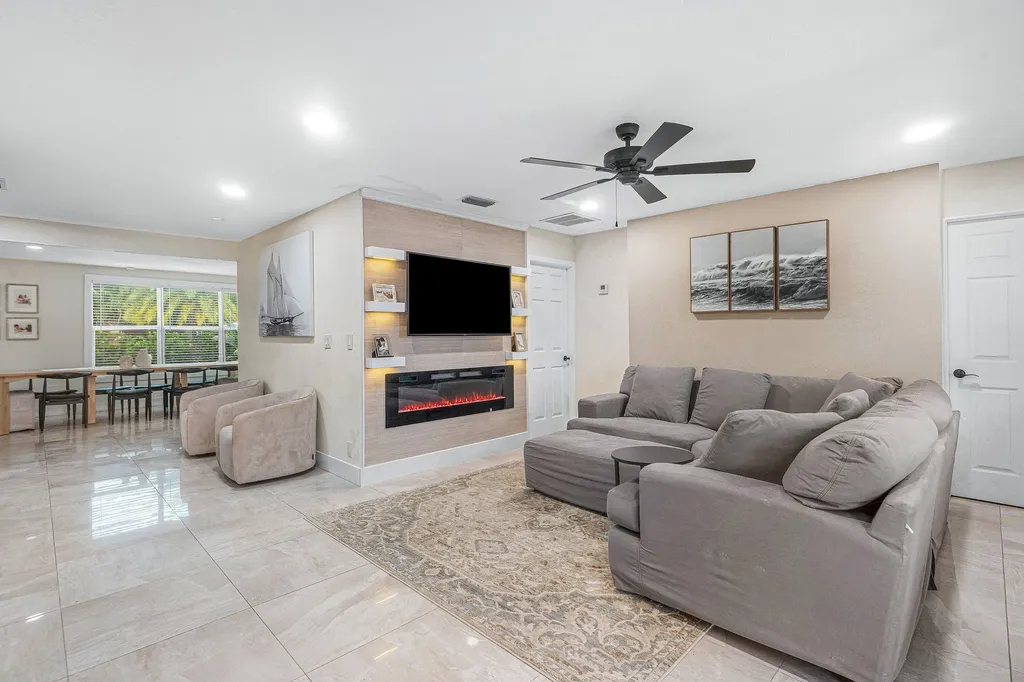 711 Laurel Drive Lake Park FL 33403