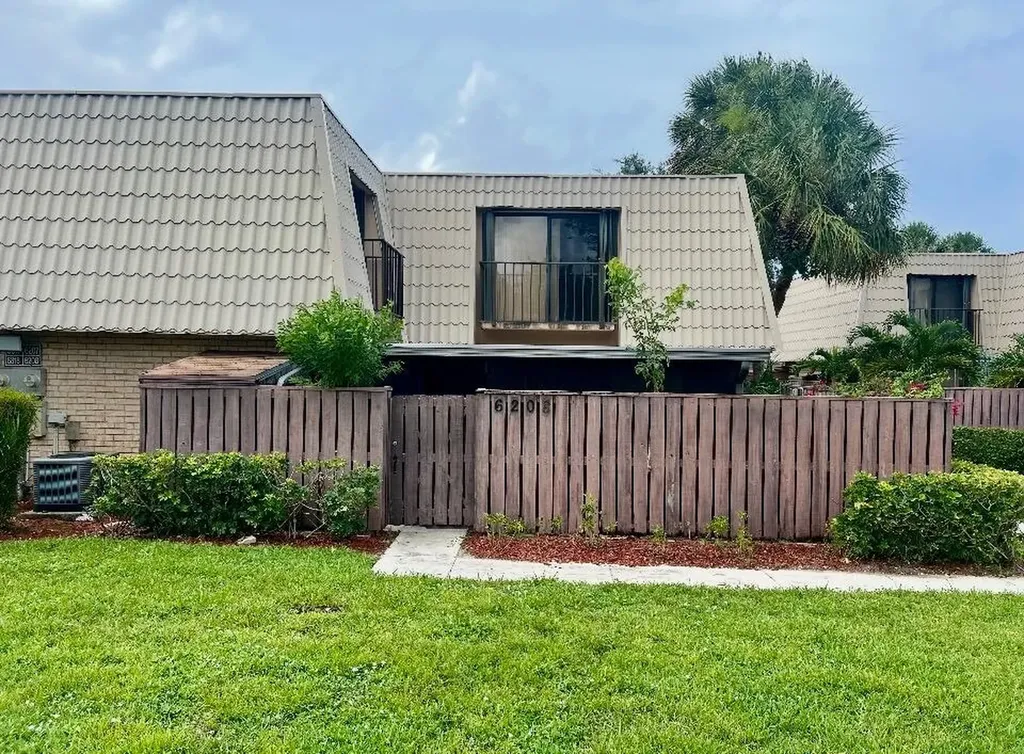 6208 62nd Way West Palm Beach FL 33409